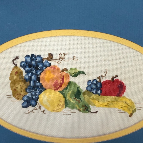 Decorative Wooden Tray with Needlepoint Picture Inset Vintage - Picture 2 of 13